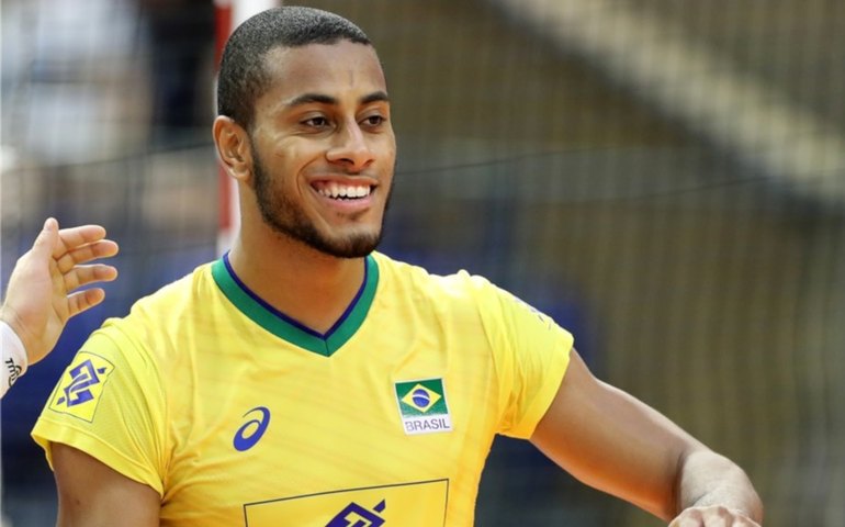 Lucarelli sofre lesão e desfalca seleção masculina na 1ª etapa da Liga das Nações