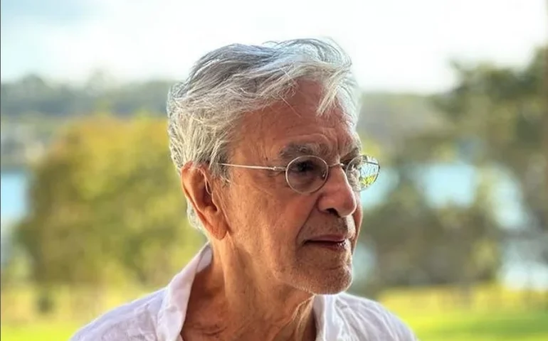 Caetano, Gil e outros artistas participam de ato contra anistia no Rio