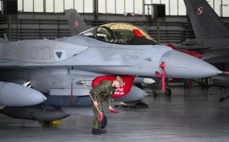 UE se solidariza com Romênia após invasão de drone russo