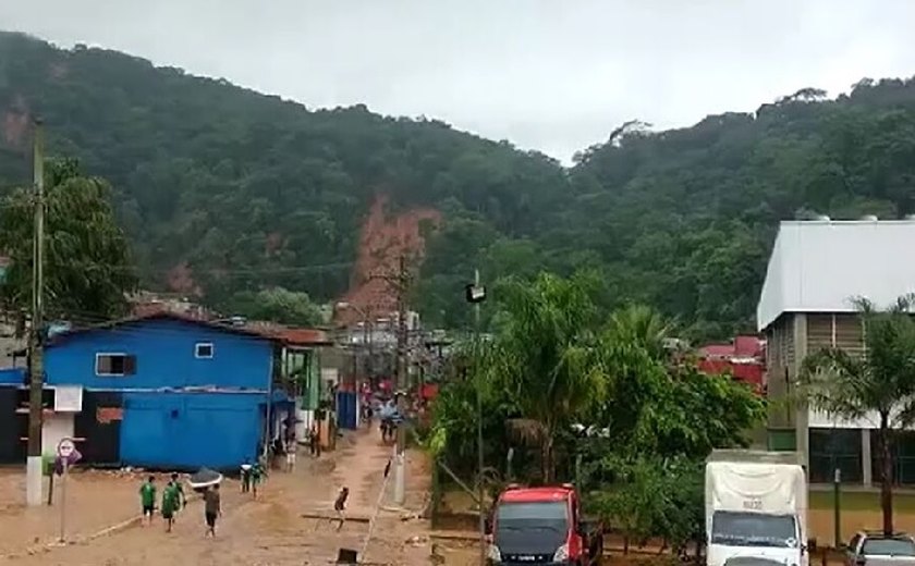 Cinco pessoas estão internadas em estado grave em São Sebastião após chuvas