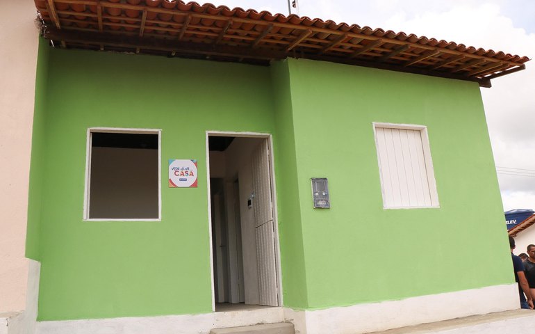 Moradores de Chã Preta comemoram entrega de moradias do Programa Vida Nova na sua Casa