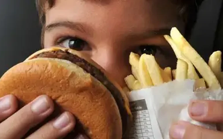 Burger King dará sanduíche de graça para advogados, em nova campanha de marketing