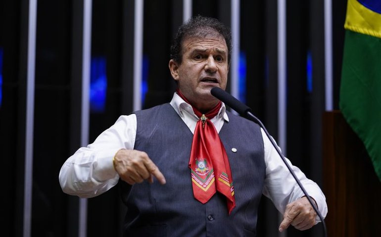 Projeto permite que professores usem o transporte escolar, se houver assento vago