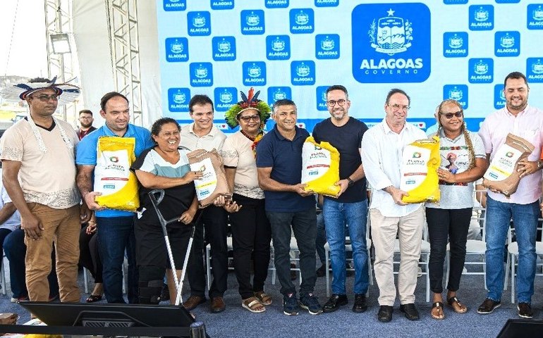 Parceria beneficia mais de mil agricultores com entrega de sementes em Arapiraca