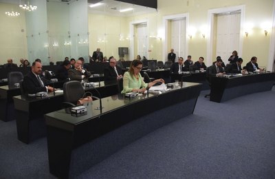Assembleia aprova Orçamento para 2017 e entra em recesso parlamentar