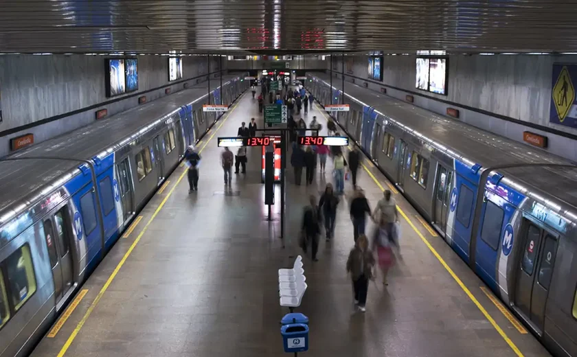Falha no sistema de energia provoca paralisação temporária na Linha 4-Amarela do Metrô de SP