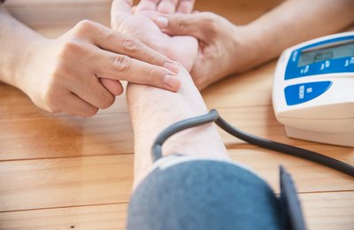 Saiba quais são as principais causas da hipertensão e como preveni-la