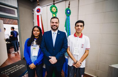 Plenarinho elege presidente e vice entre estudantes selecionados para dia de vereador
