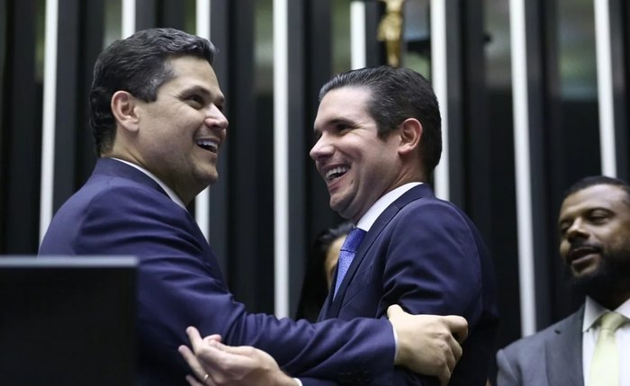 O presidente do Senado, Davi Alcolumbre com o presidente da Câmara dos Deputados, Hugo Motta O presidente do Senado, Davi Alcolumbre com o presidente da Câmara dos Deputados, Hugo Motta