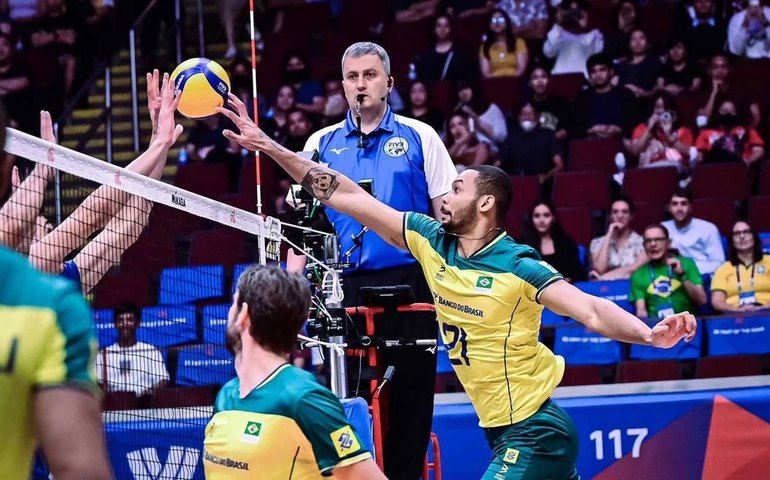 Seleção masculina perde da Itália, mas segue em 3º na Liga das Nações