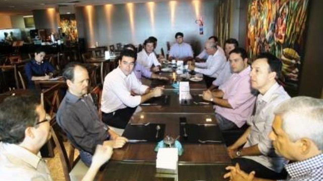 Hoteleiros prestam apoio a Renan Filho