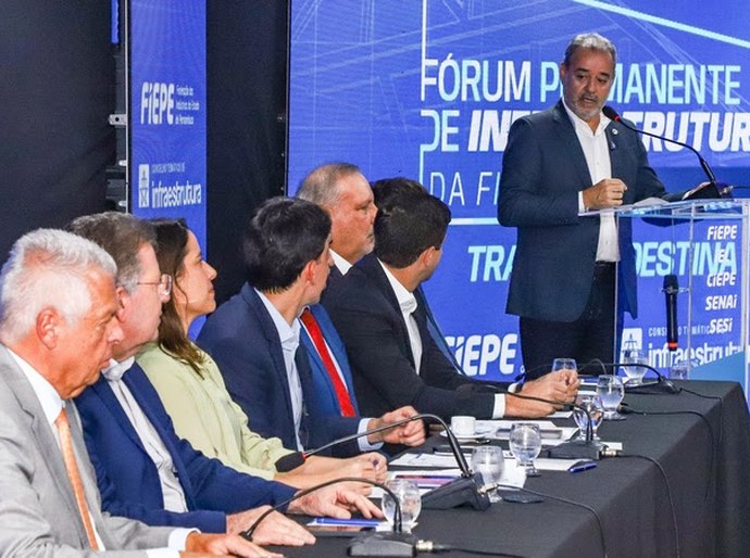 “Diferença política deve ficar da porta para fora quando o assunto for Transnordestina”, disse Danilo Cabral