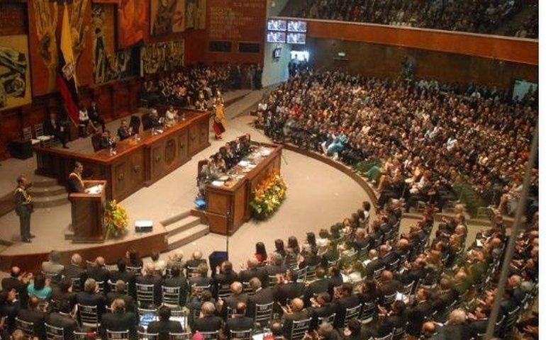 Referendo aprofunda militarização e controle dos EUA sobre Equador