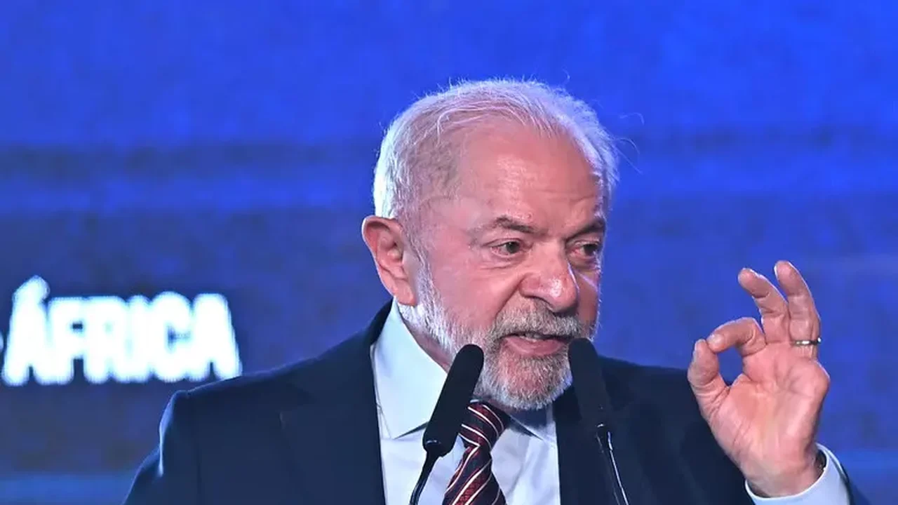 Lula diz que nunca foi esquerdista e defende modelo brasileiro de votação