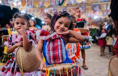 Novos espaços públicos ganham vida com mais uma noite de São João Comunitário, em Arapiraca