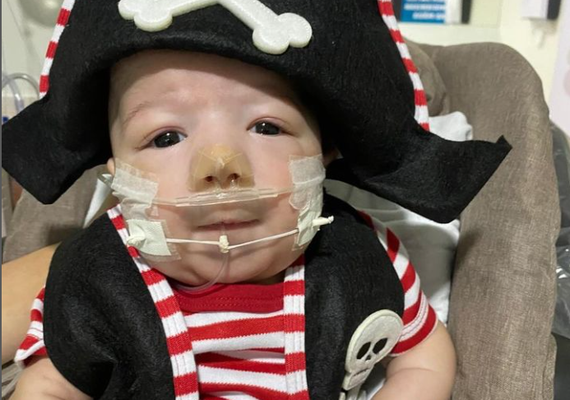 Filho de Zé Vaqueiro e Ingra Soares  volta para a UTI, após parada cardíaca: entenda doença genética do pequeno Arthur