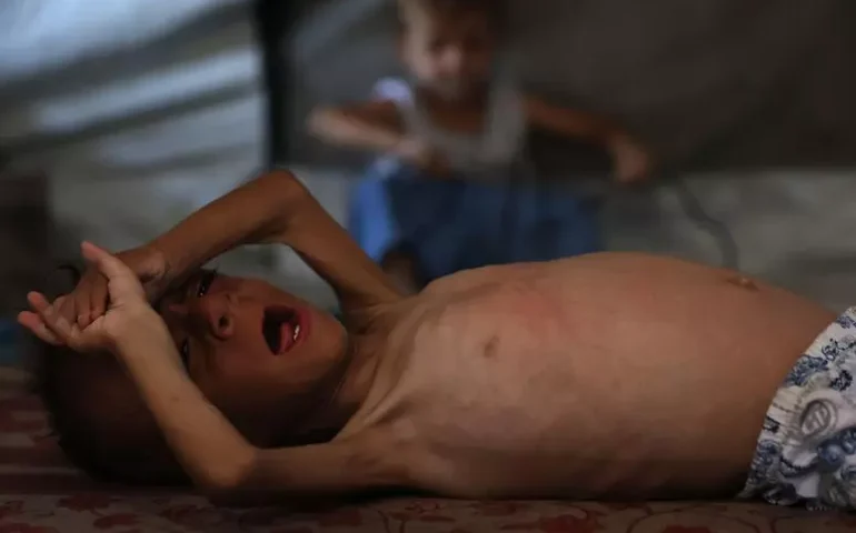 Hamas diz que 100 mil crianças arriscam morrer de fome