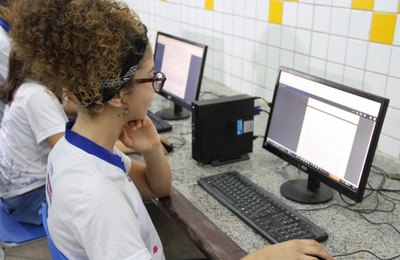 “Qualifica Educação” oferta cursos profissionalizantes com direito a bolsa para estudantes da rede estadual 