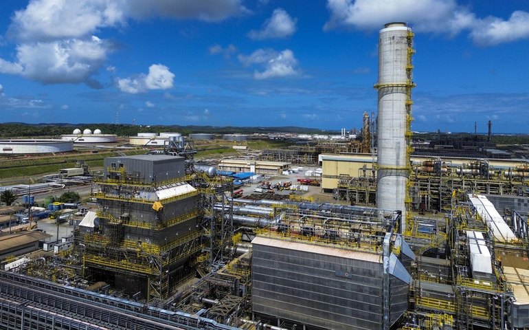 Refinarias da Petrobras operam com mais de 100% de capacidade; entenda