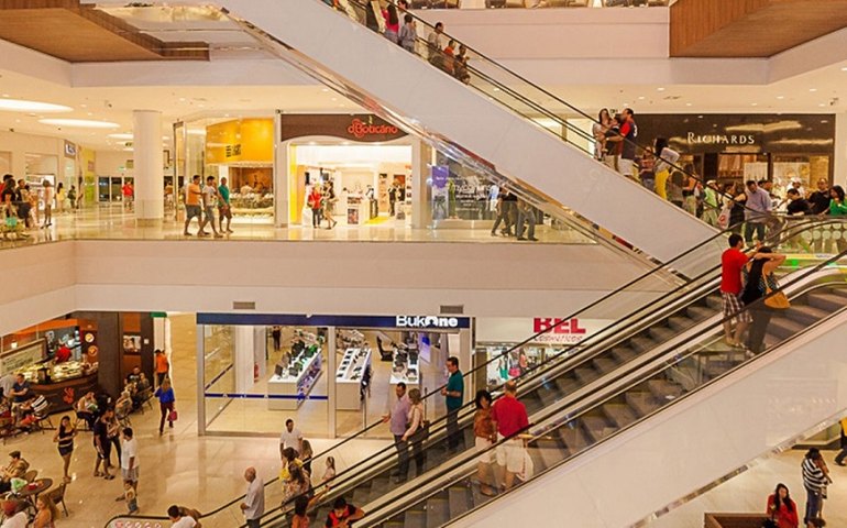 Bares, restaurantes e shoppings reabrem na segunda (20) em Maceió; confira as regras