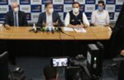 Presidente da AMA participa de coletiva que aumenta medidas restritivas