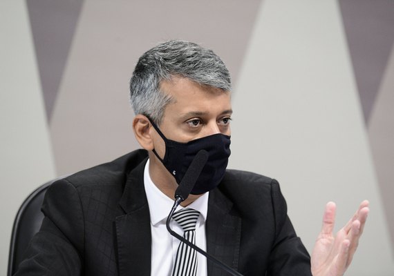 Roberto Dias diz à CPI que negociação de vacina indiana coube a Élcio Franco