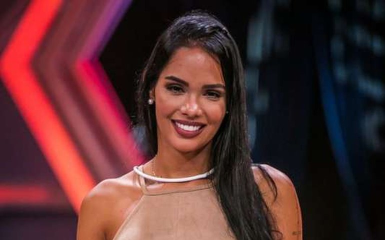 Ex-BBB17 Mayara avalia boato de que seria transexual: Não teria escondido