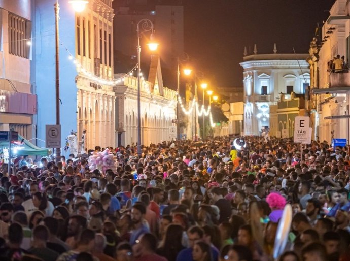 Gambiarras luminosas são furtadas após realização do Jaraguá Folia, em Maceió