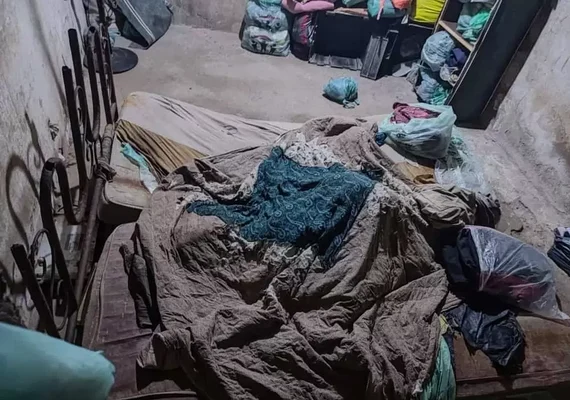 Autoridades sabiam que mãe e filhos viviam em cárcere privado