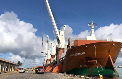 Começa embarque de minério de cobre para a China pelo Porto de Maceió
