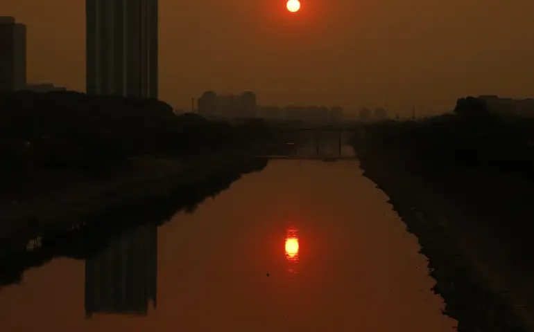 Sabesp finaliza reparo de cratera na Marginal Tietê após quase um ano