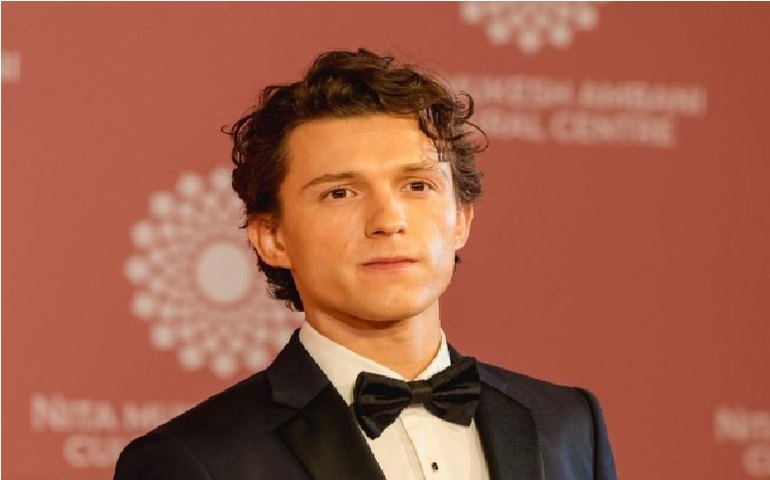 Tom Holland relata luta contra alcoolismo: 'Tudo que conseguia pensar era beber'