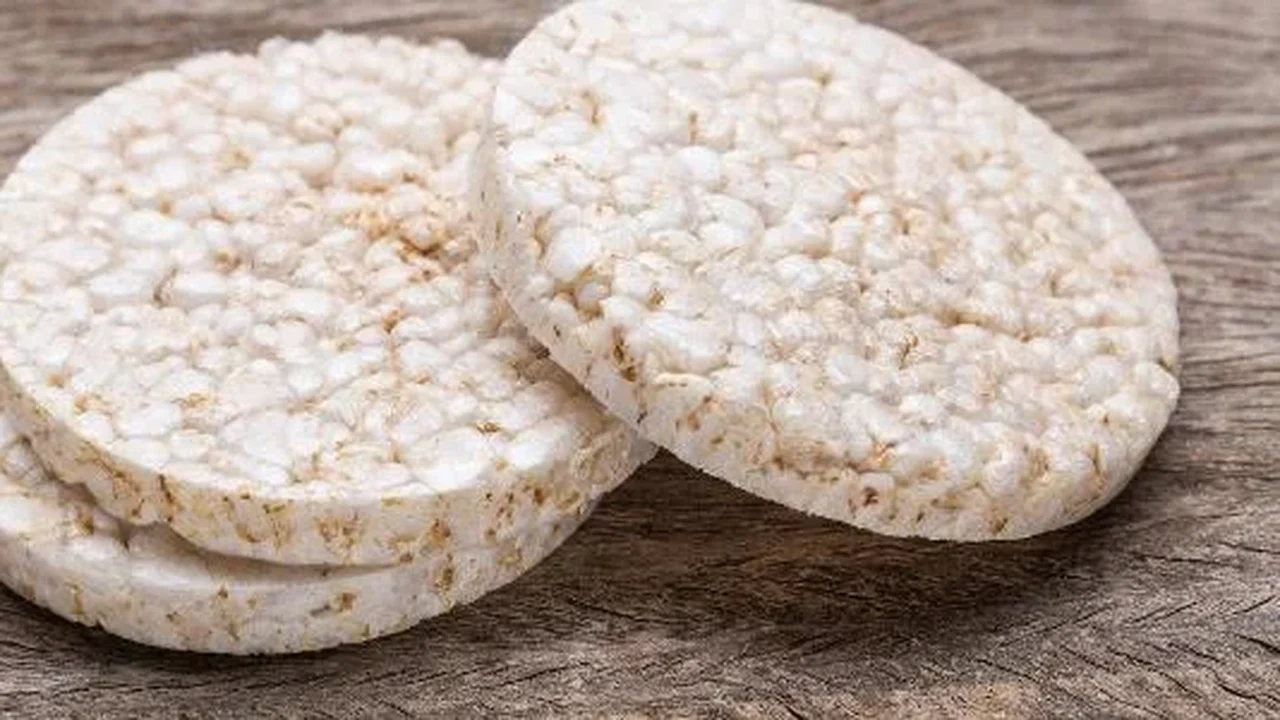 Biscoito de arroz: essa receita pode ser saudável? Nutricionista diz que sim e sugere opções