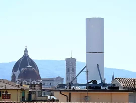 Antena de celular atrapalha vista de catedral e gera polêmica em Florença
