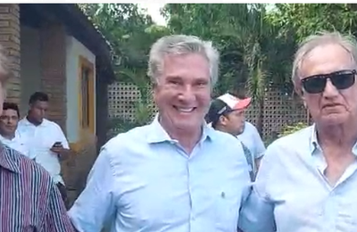 Collor faz a pazes com Mano após 30 anos. Elle tem andado como nunca