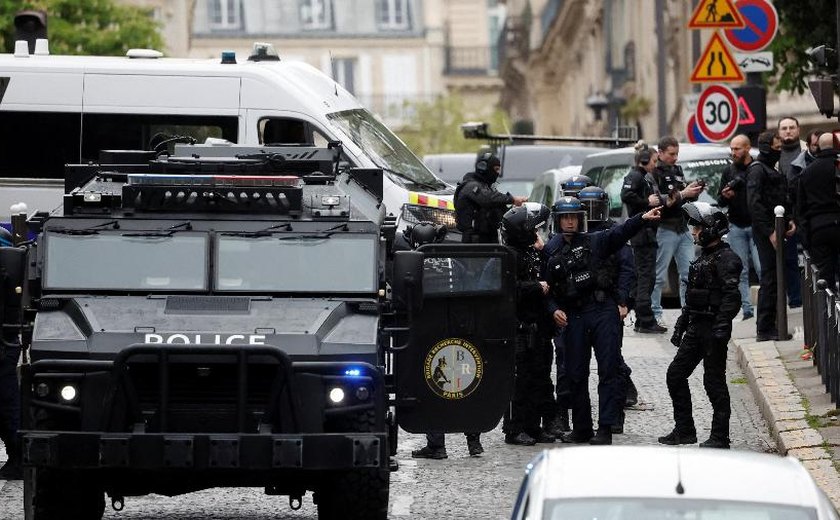Homem é detido após operação policial no consulado iraniano em Paris