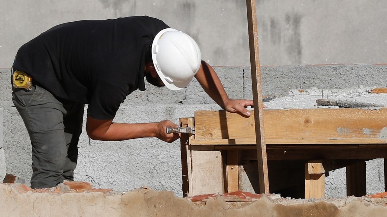 Confiança da construção cai 0,6 ponto em agosto, a 91,9 pontos, afirma FGV