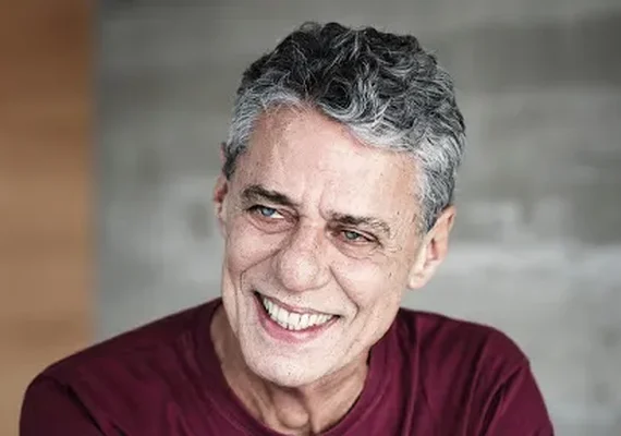 Chico Buarque: de crianças a idosos, fãs celebram os 80 anos do artista