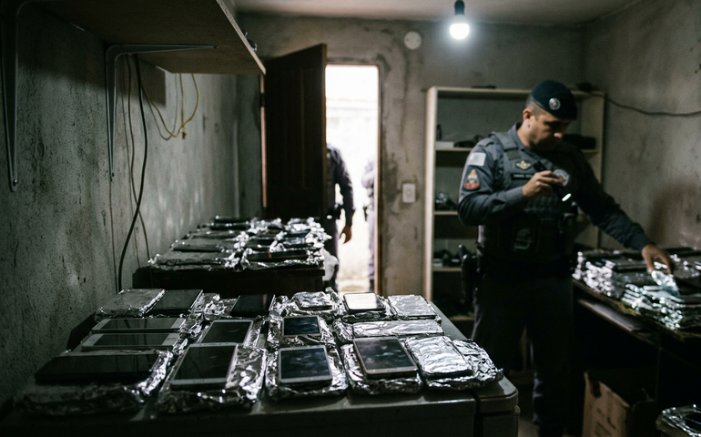 'Casa cofre' com mais de 90 celulares roubados é descoberta pela polícia em Paraisópolis
