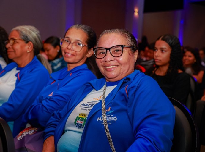 Educação de Jovens, Adultos e Idosos segue com vagas disponíveis em Maceió