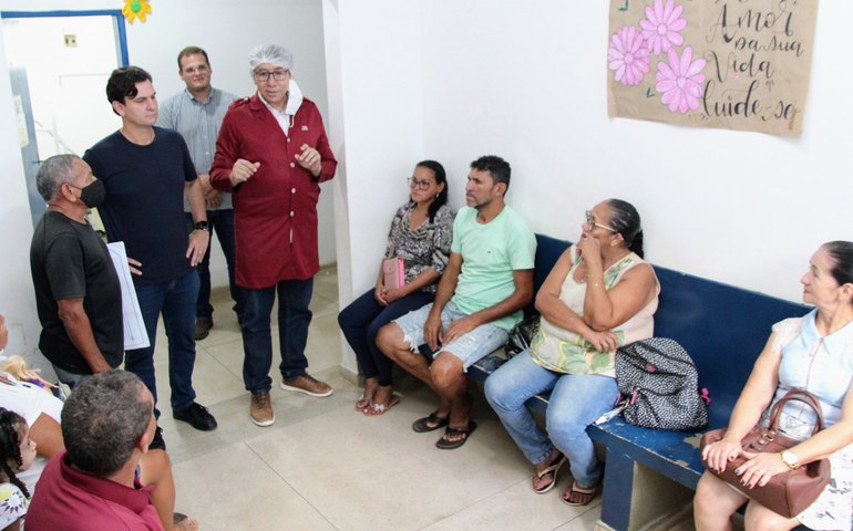 Secretaria de Saúde de Coruripe entrega próteses dentárias