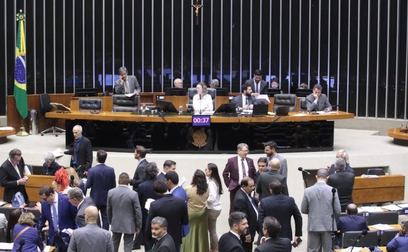 Câmara inicia votação em 2º turno da PEC do pacote fiscal