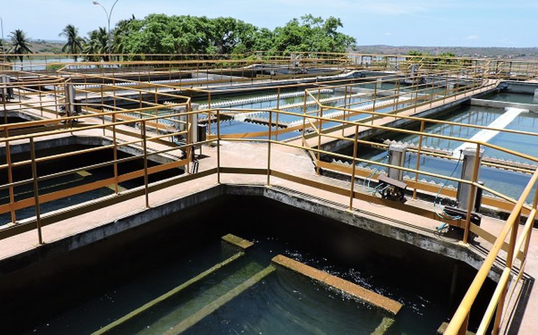 Casal tem 15 dias para apresentar plano para combater desabastecimento de água no Sertão