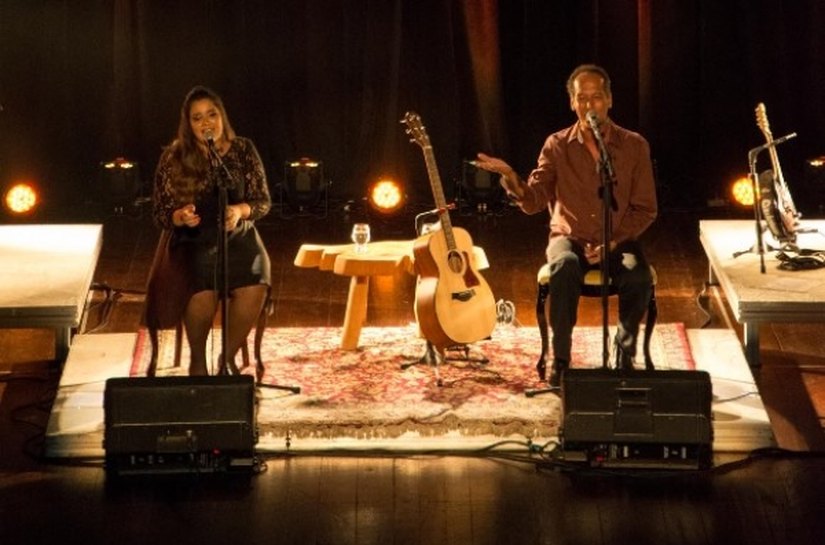 Andréa Laís apresenta o show Simplesmente, lindo! no Arena