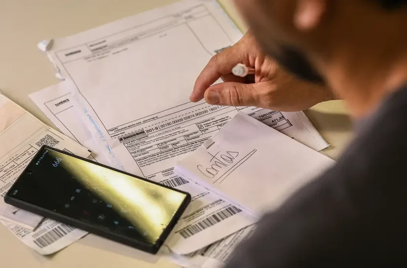 Salário mínimo de R$ 1.621 começa a valer nesta quinta-feira