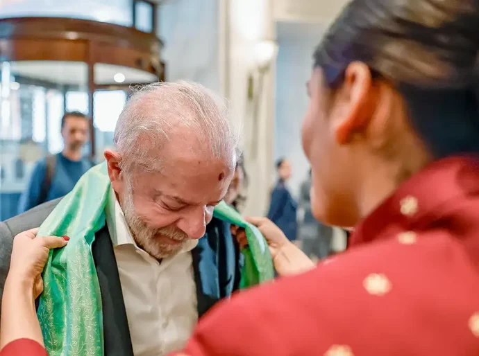 Lula chega à Índia e primeiro compromisso é cúpula sobre IA