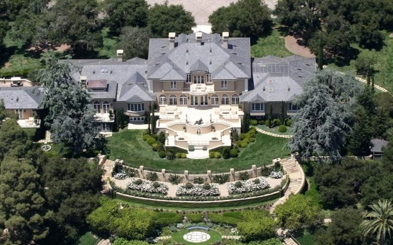 Além do 'bunker' de Bezos: saiba que bilionários têm mais mansões no mundo e veja fotos