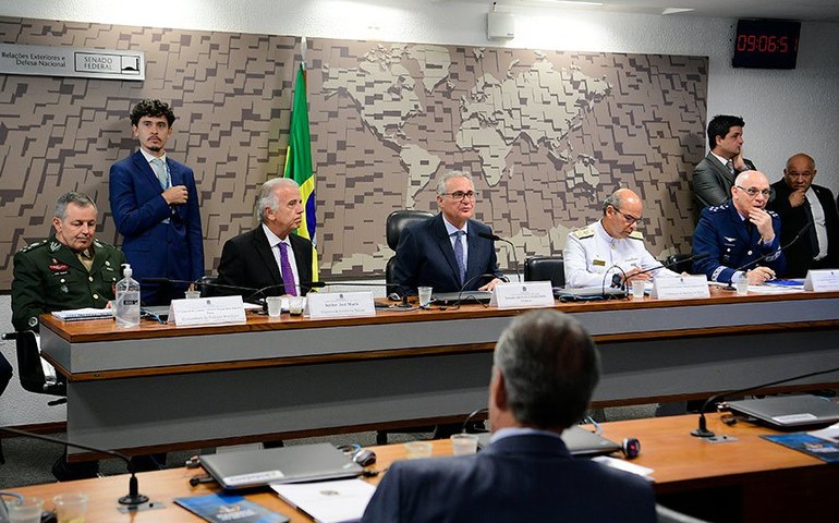 Ministro da Defesa nega viés ideológico nas Forças Armadas