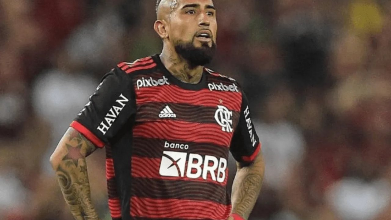 Vidal tem alta, mas Varela vira desfalque do Flamengo para final da Libertadores