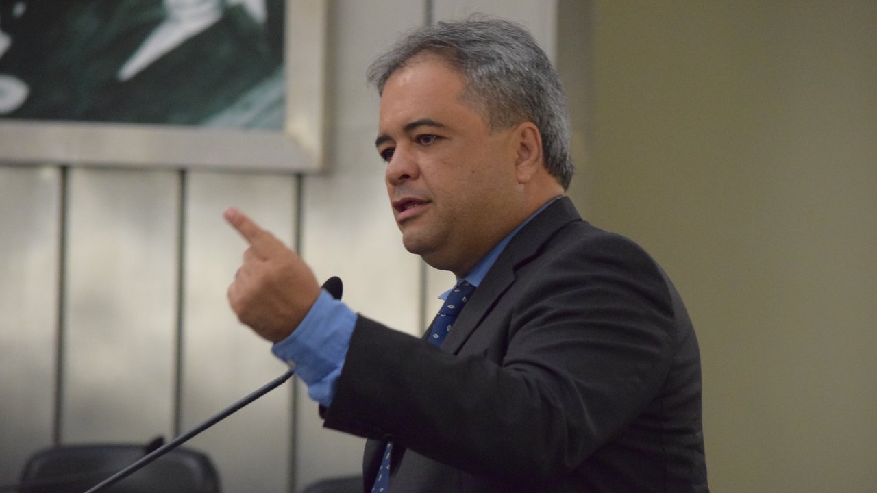 Silvio Camelo propõe utilização de energia limpa para iluminação de rodovias estaduais